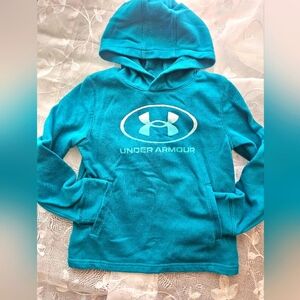 Kids Under Armour hoodie sweater size 7 cozy comfort